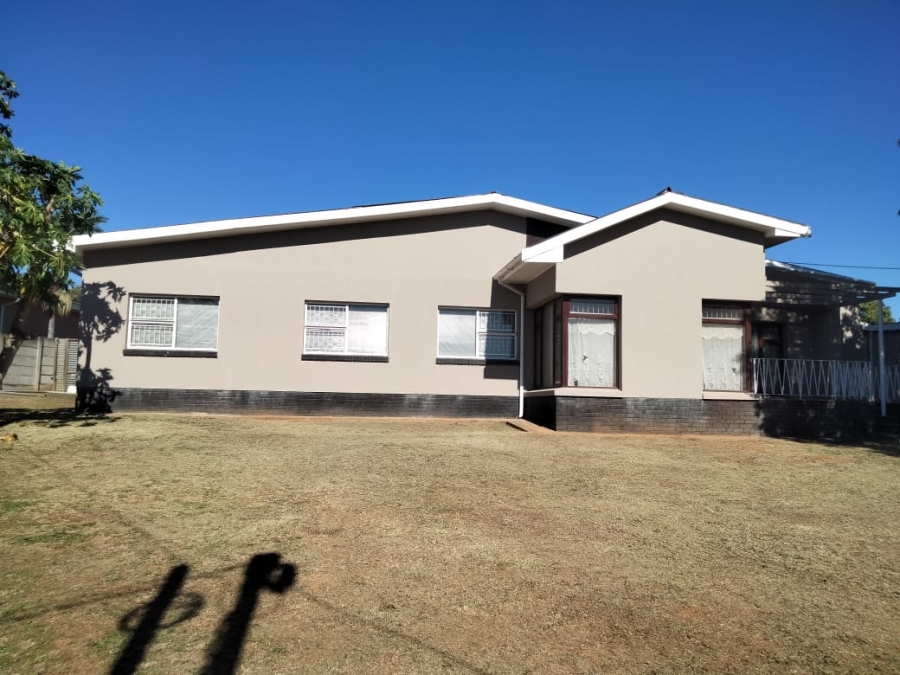 4 Bedroom Property for Sale in Bothasrus Eastern Cape